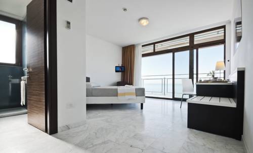 Hotel Rondine Маринела ди Сарцана Стая снимка